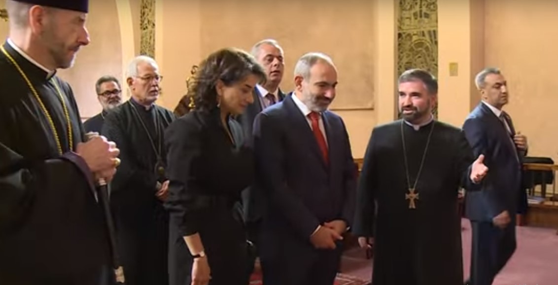 Նյու Յորքի Սբ. Վարդան եկեղեցում մոմ վառեցինք ու գնացինք նյույորքահայության հետ հանդիպման․ Փաշինյան