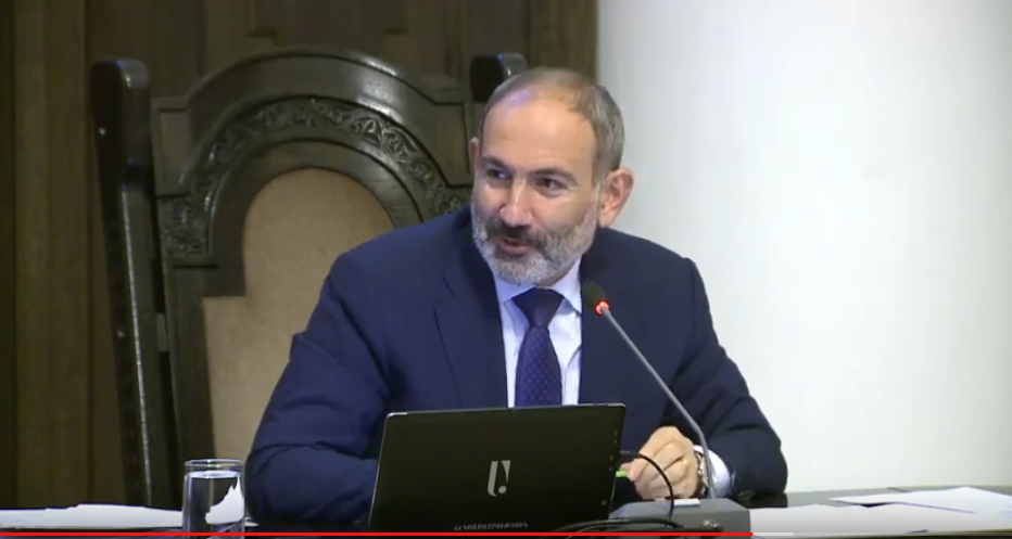 Իսկ մեր ասֆալտային գործերը ո՞նց են․ Փաշինյանը՝ Պապիկյանին
