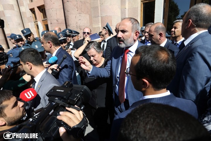 Փաշինյանը կընդունի զոհված զինծառայողների մայրերին