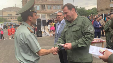 «Ասենք շնորհավոր». Վայքում 44 բնակարան հատկացվեց զինծառայողներին