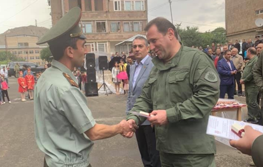 «Ասենք շնորհավոր». Վայքում 44 բնակարան հատկացվեց զինծառայողներին