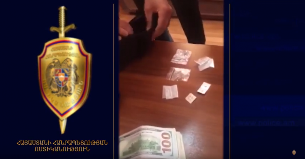 Երիտասարդի մոտ կոկաին են հայտնաբերել․ ոստիկանության և ԱԱԾ աշխատակիցների բացահայտումը