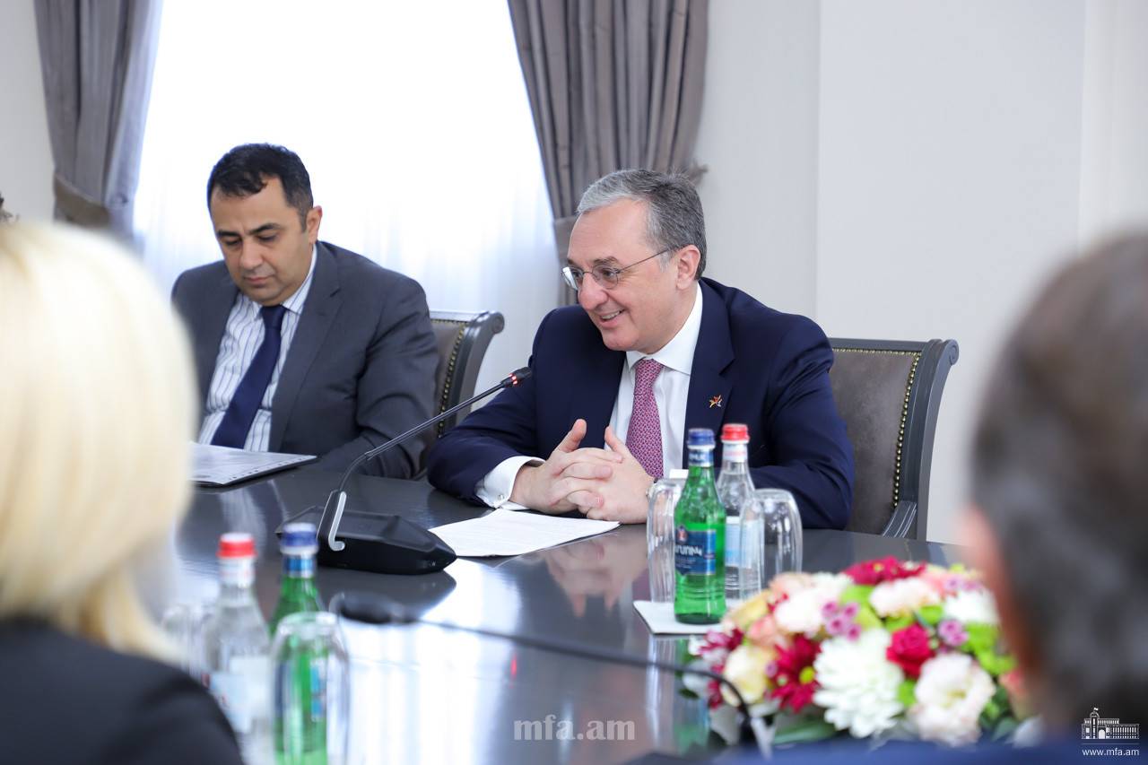 Զոհրաբ Մնացականյանն ընդունել է ֆրանսիական պատվիրակությանը
