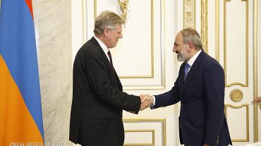 Ֆրանկ Փալոնը տպավորված է Հայաստանում տեղի ունեցած ոչ բռնի, թավշյա, ժողովրդական հեղափոխությամբ