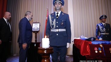 Վարչապետը մասնակցել է զոհված ոստիկան Տիգրան Առաքելյանի հոգեհանգստի արարողությանը