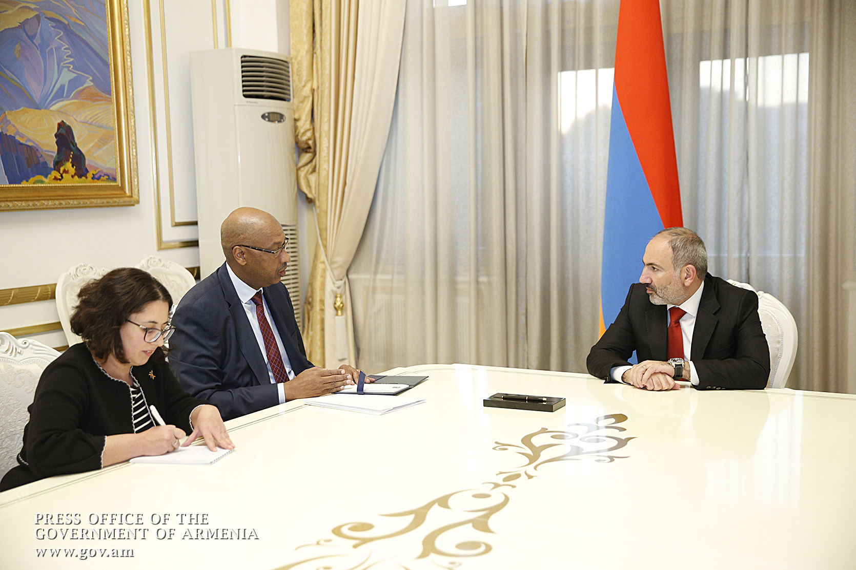 Վարչապետն ընդունել է Ֆրանկոֆոնիայի գլխավոր քարտուղարի հատուկ խորհրդական Դեզիրե Նյարուհիրիրային