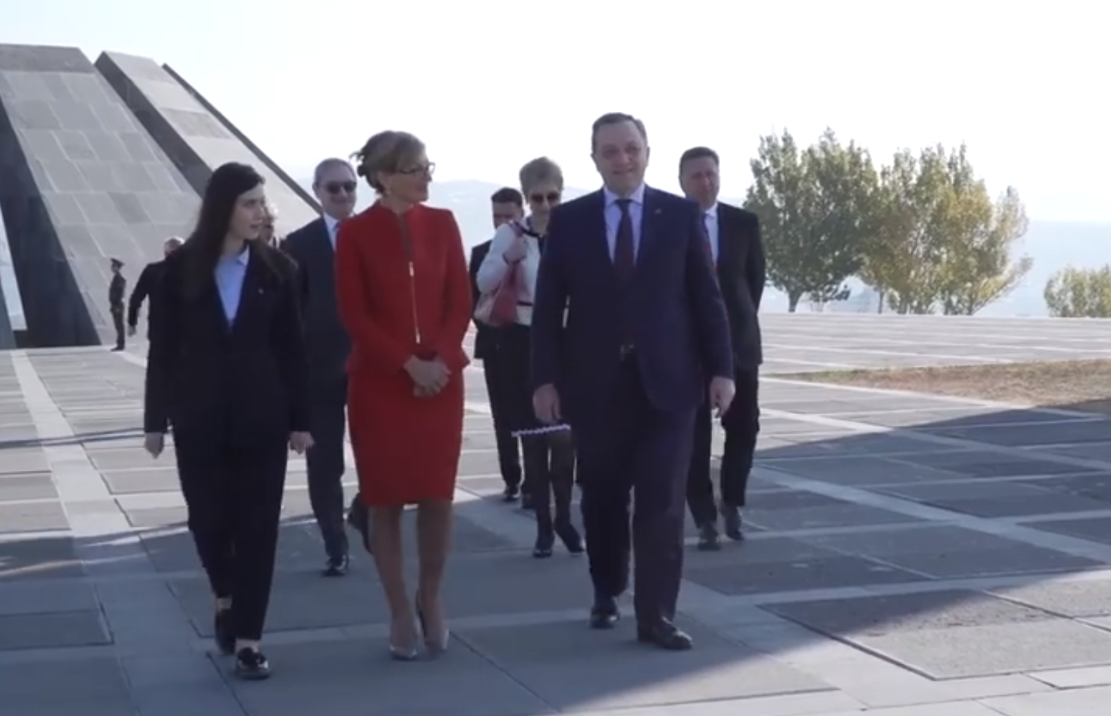 Բուլղարիայի փոխվարչապետն այցելել է Ծիծեռնակաբերդի հուշահամալիր