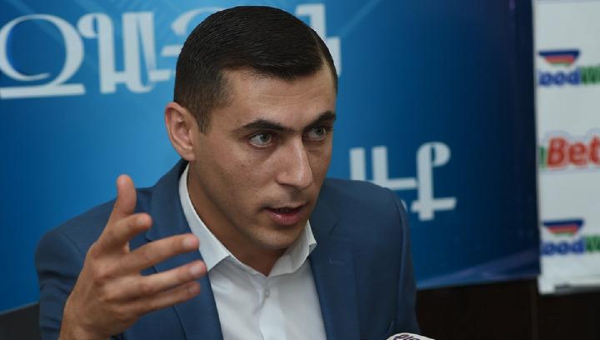 Հիմա ի՞նչ եք ասում, Բաղդադից հետ գա՞մ, թե՞ մնամ. Գագիկ Սուրենյան