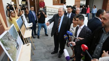 Նախագահը մասնակցել է «Հայրենիքի պաշտպան» ծրագրում ընդգրկված երիտասարդների ֆոտոաշխատանքների ցուցադրությանը