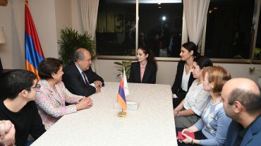 Արմեն Սարգսյանը հանդիպել է Ճապոնիայի հայ համայնքի ներկայացուցիչների հետ