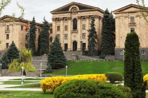 ԱԺ ֆինանսավարկային և բյուջետային հարցերի մշտական հանձնաժողովի նիստ