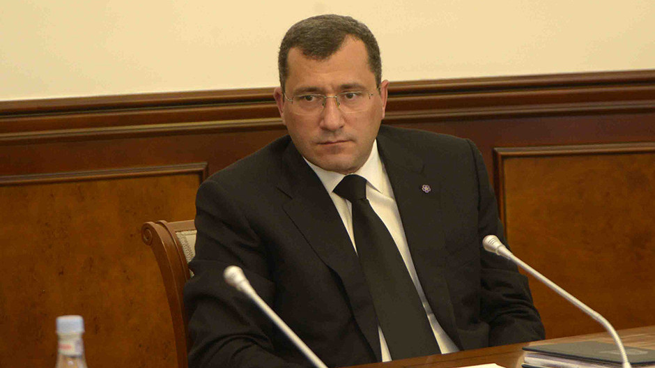 Ֆինանսների փոխնախարար Կարեն Բրուտյանը ԱԱԾ չի հրավիրվել. խոսնակը հերքում է