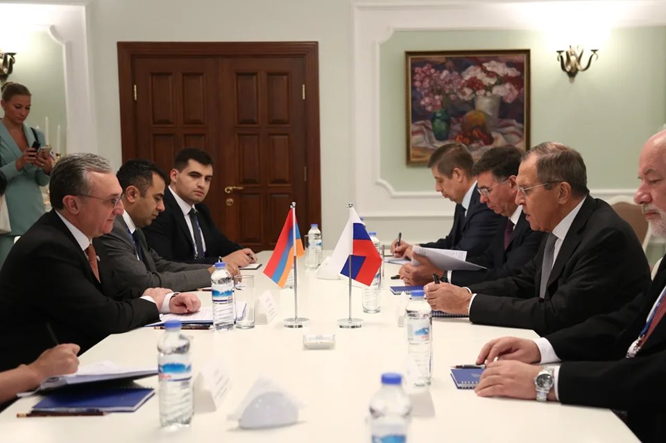 Ի՞նչ են քննարկել Մնացականյանն ու Լավրովը