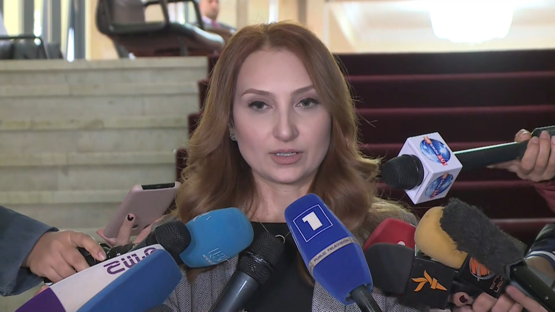 Պետական կառավարման համակարգում պաշտոնյաները պետք է ստանան բարձր աշխատավարձ. Մակունցը՝ նախարարների աշխատավարձը բարձրացնելու մասին