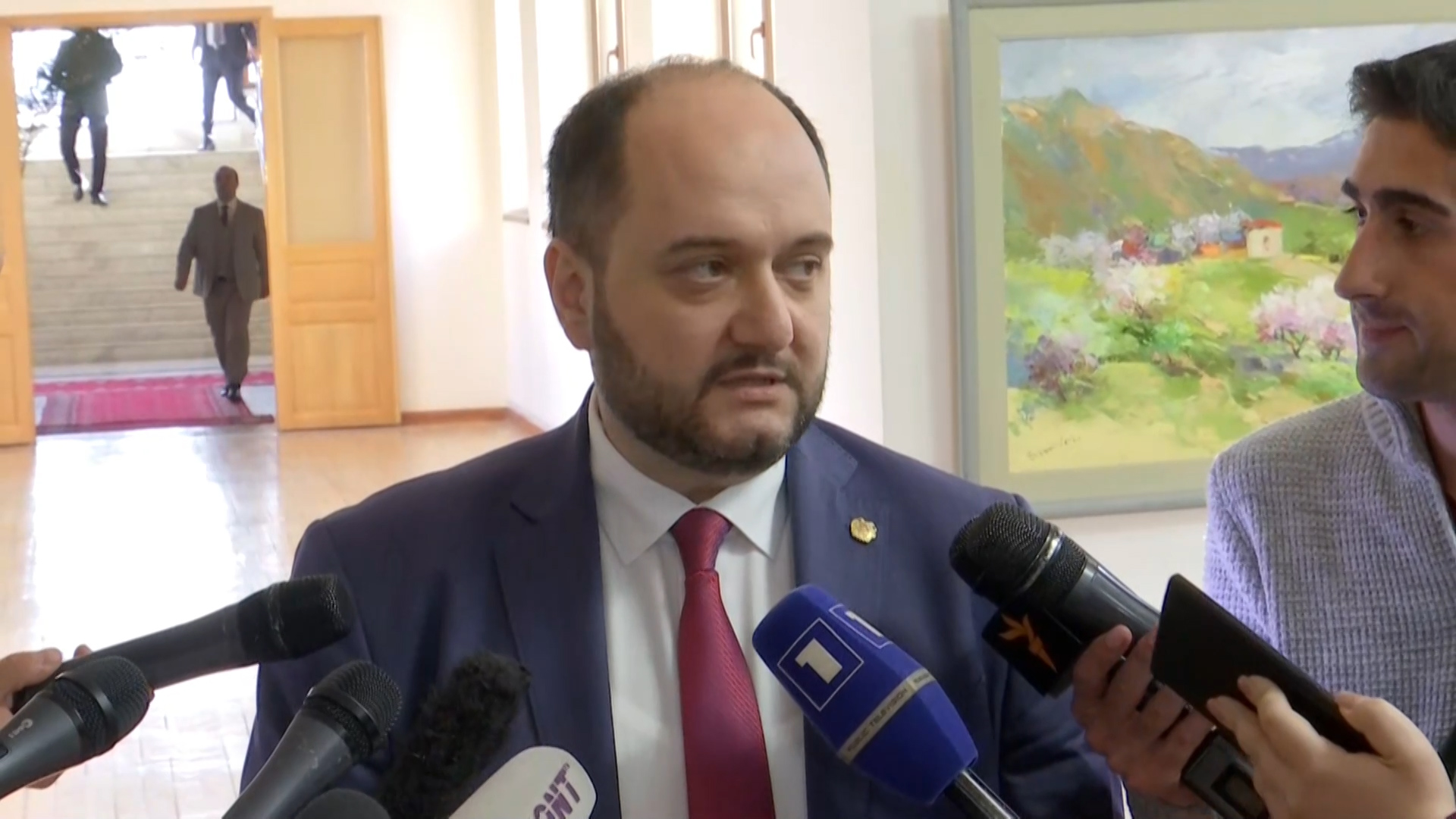 Նույն տրամաբանությամբ ամեն ամիս պետք է հրապարակենք, թե նախարարները ինչքան աշխատավարձ կամ գործուղման գումար են ստանում. Արայիկ Հարությունյան