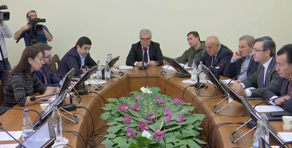Օրինակ՝ երեք կին միաժամանակ ասեն՝ այդ մարդն իմ ամուսինն է, ո՞նց ենք լուծելու դեպքերը. քննարկում խորհրդարանում