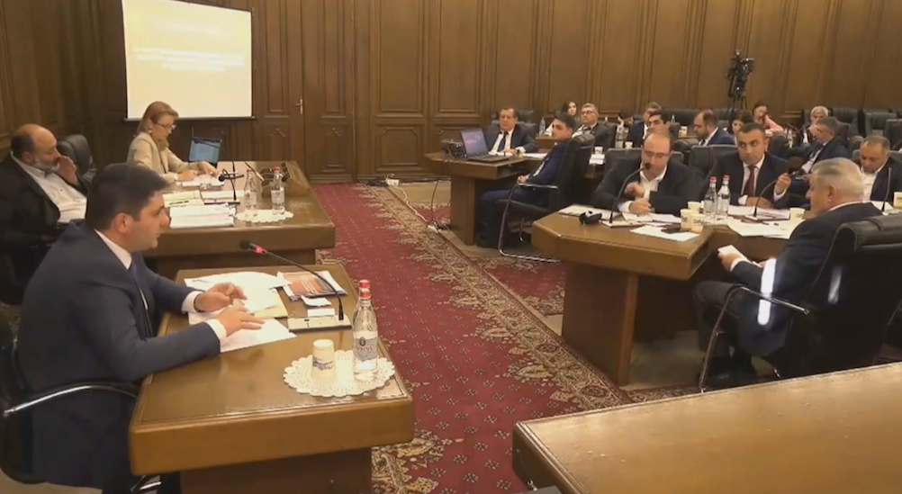 Սա հակիրճ ուղեցույց է՝ ինչպես մսխել հանրային միջոցները. ԲԷՑ-ում կատարված ուսումնասիրությունների վերաբերյալ