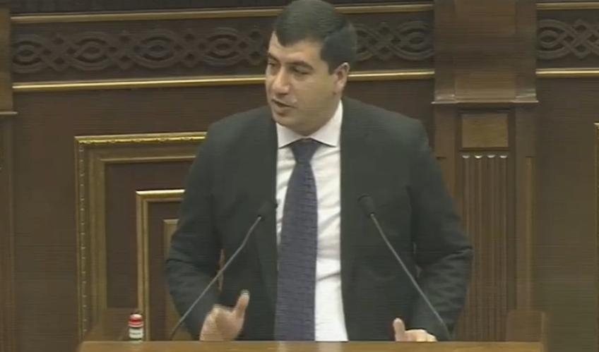 Առողջապահության նախարարությունը բոլոր բուժհաստատությունների հետ կկնքի եռակողմ պայմանագրեր ռազմական դրության պայմաններում դրանց կառավարման համար