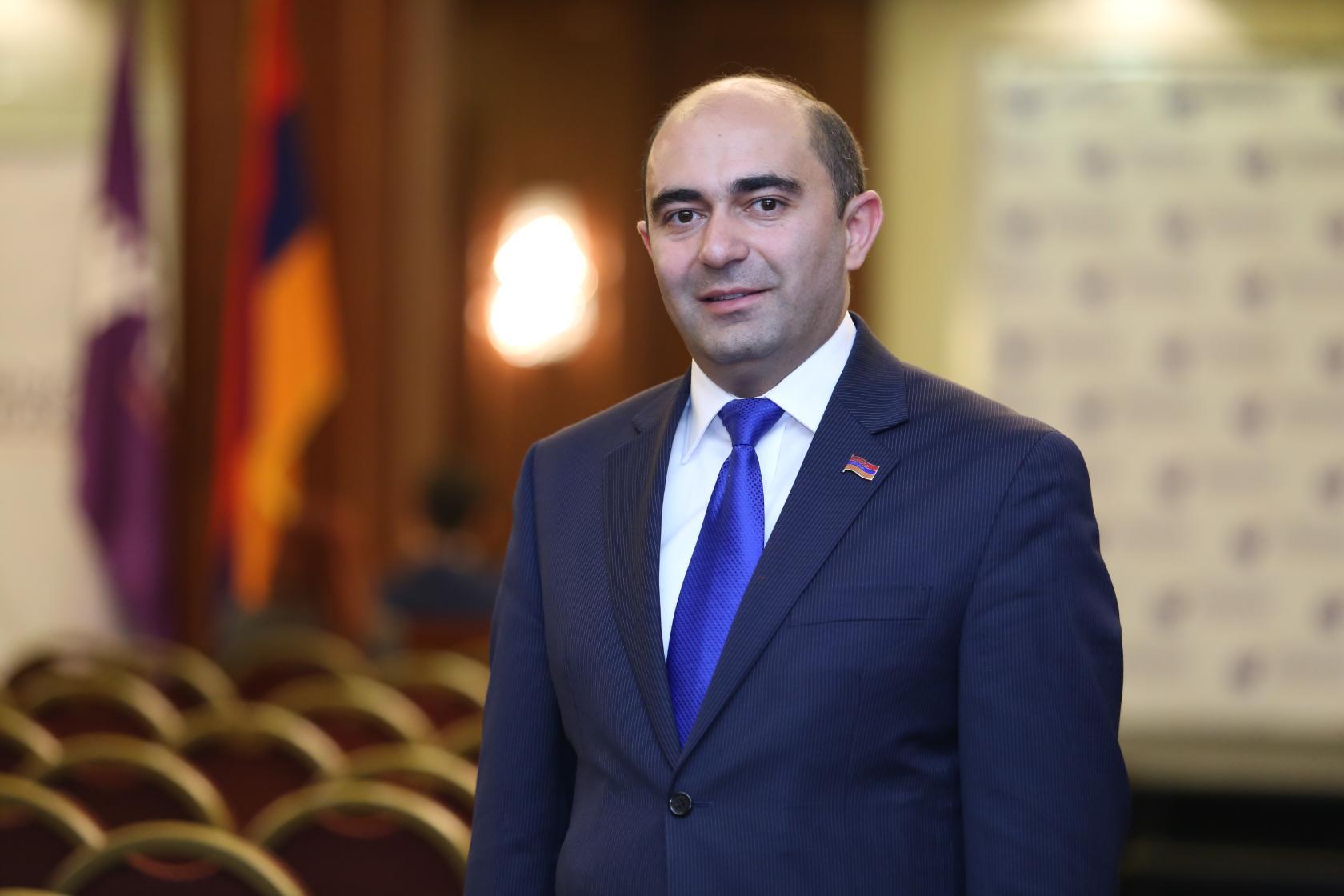 «Հզոր էներգետիկա է ճառագում մեր Արարատից». Էդմոն Մարուքյան