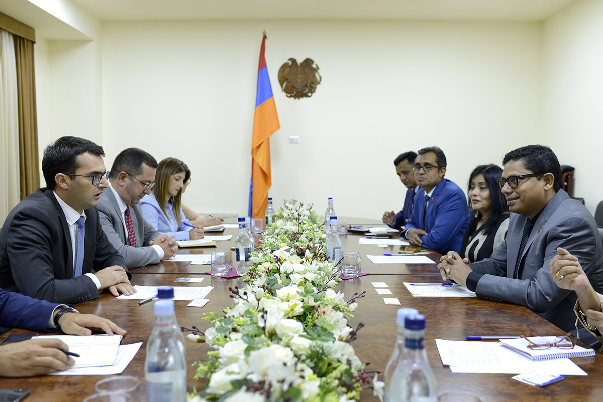 Հակոբ Արշակյանը Բանգլադեշի իր գործընկերոջ հետ քննարկել է համագործակցության ուղիները