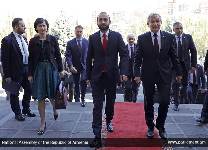 Արարատ Միրզոյանն ընդունել է Լիտվայի Սեյմասի խոսնակ Վիկտորաս Պրանցկետիսին
