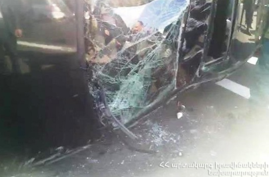 Երևան-Իջևան ճանապարհին կին վարորդը մեքենայով դուրս է եկել երթևեկելի հատվածից և կողաշրջվել