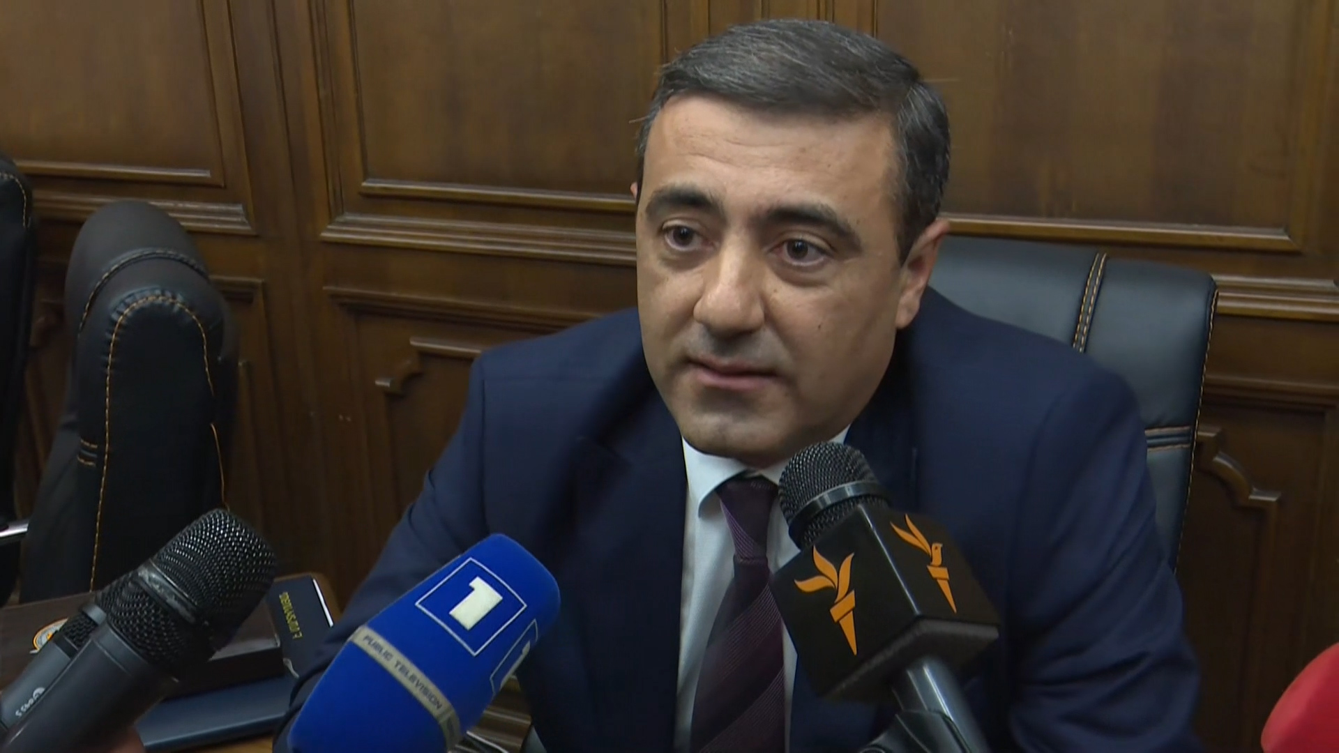 Ոչ մի քաղաքական ենթատեքստ չկա. ԱԱԾ տնօրենի պաշտոնակատարը՝ Հրայր Թովմասյանի նկատմամբ «քաղաքական հետապնդումների» մեղադրանքի մասին