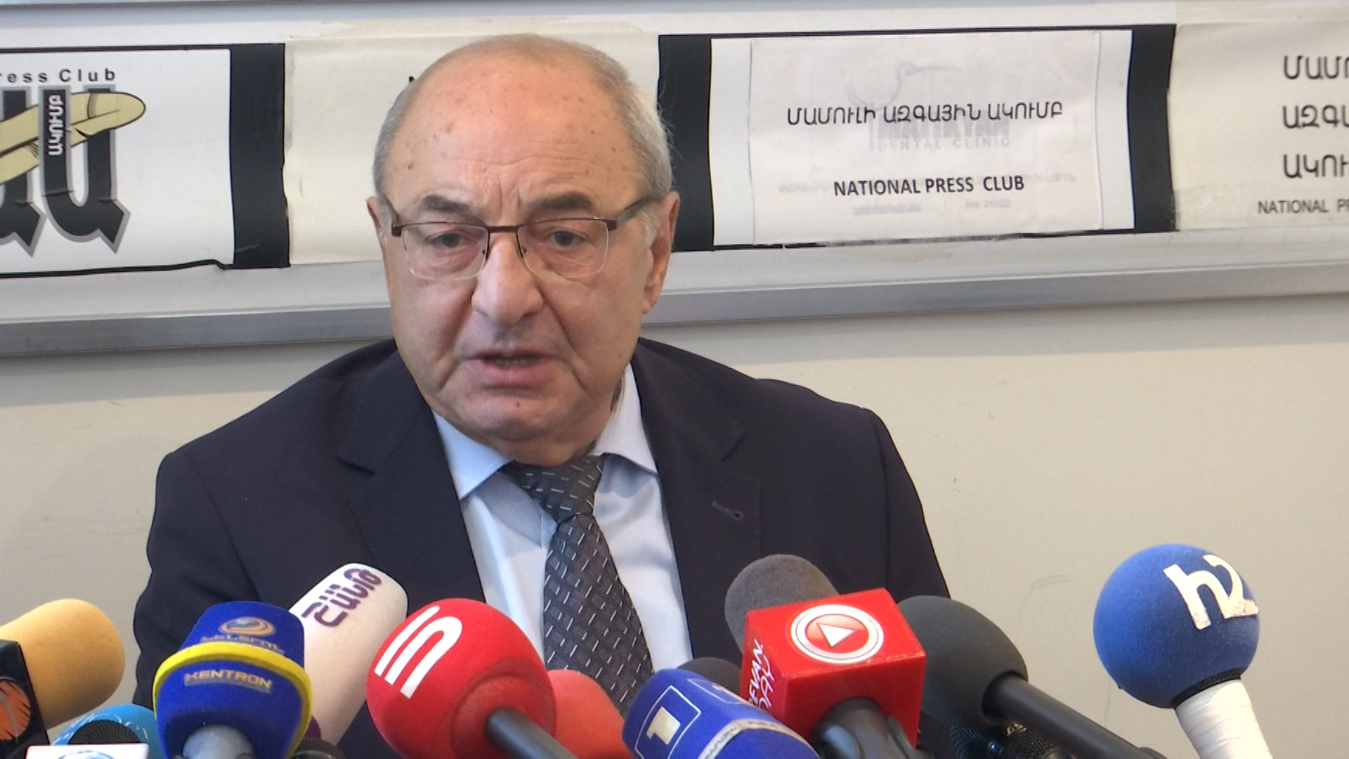 Կարող է ինքս նախաձեռնեմ` մոտ օրերը հանդիպենք վարչապետի հետ. Վազգեն Մանուկյան