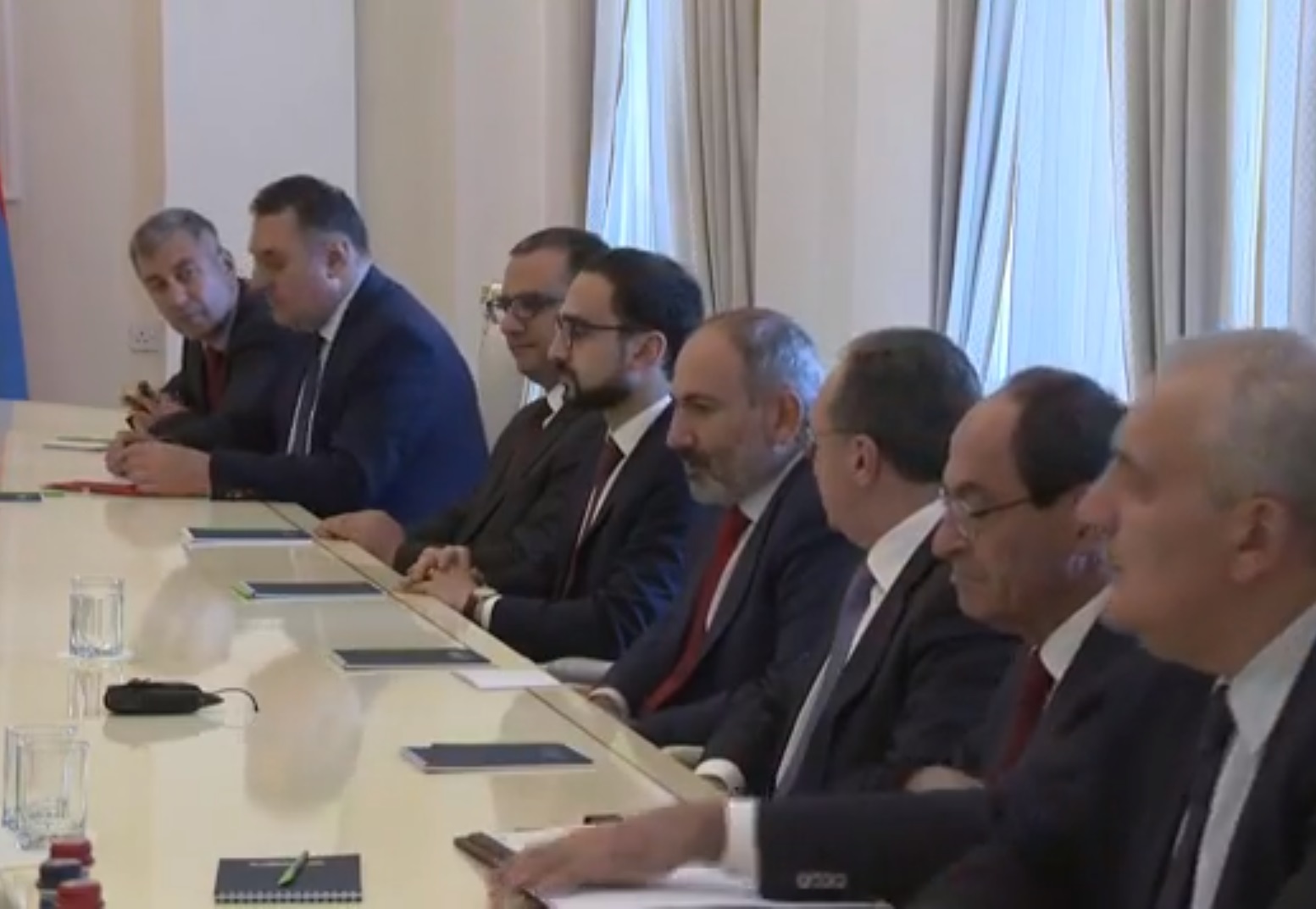 Գիորգի Գախարիայի հետ հանդիպումը շարունակում ենք ընդլայնված կազմով. Նիկոլ Փաշինյան