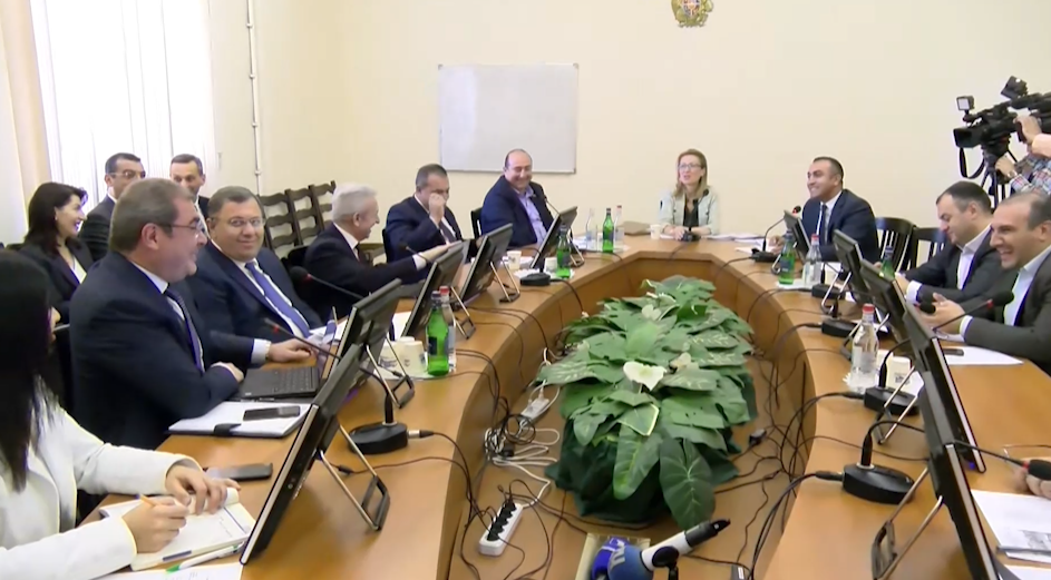 Գյումրու մաքսատունը բացվե՞լ է, թե՞ ոչ. պատգամավորի անտեղյակությունը՝ ուրախ քննարկման առիթ