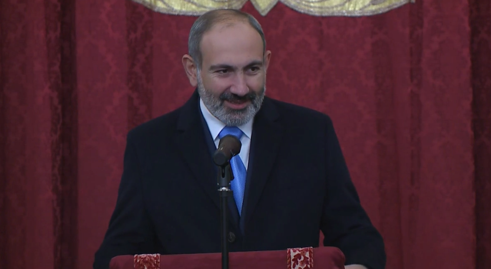 Փաշինյանը Միլանի հայերի հետ հանդիպում է ունենում Սուրբ Քառասուն Մանկունք եկեղեցում