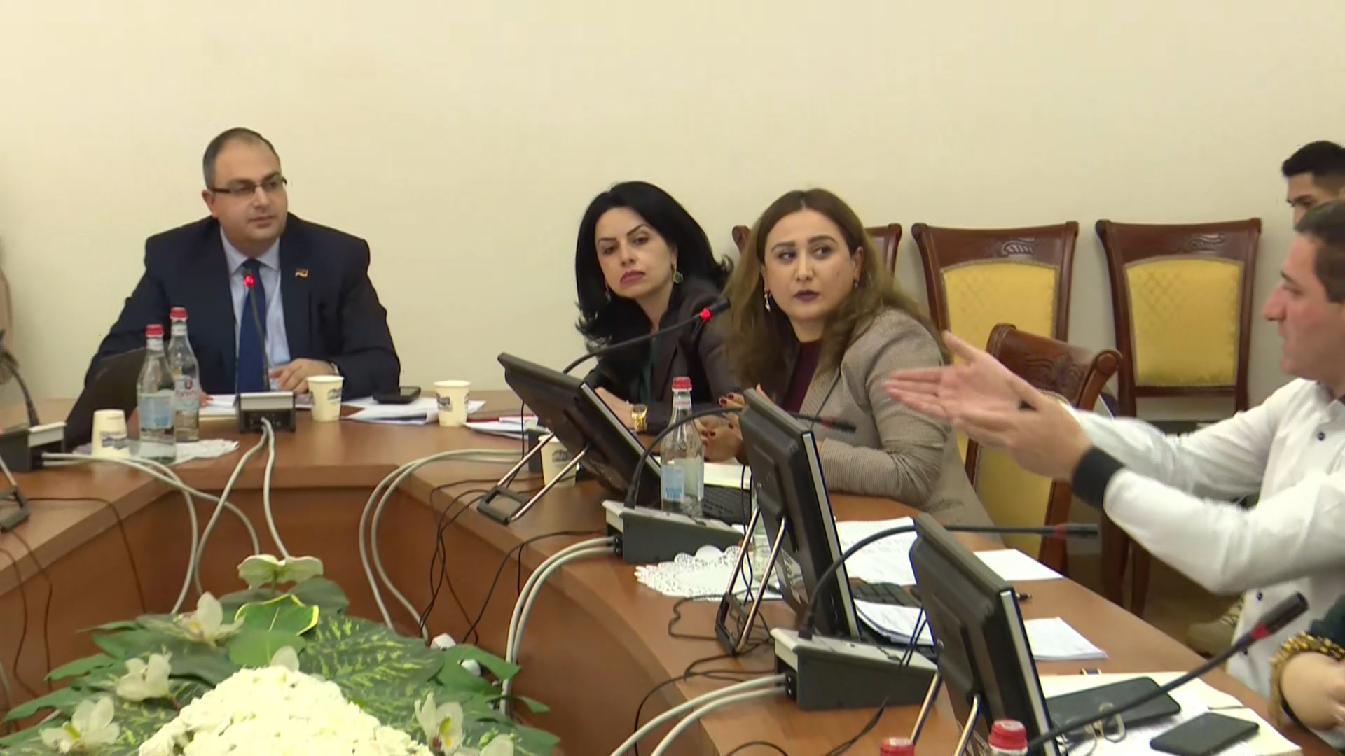 Ջուլհակյանի հնչեցրած քրեական հեղինակությունների անունները վրդովեցրին Գևորգ Պետրոսյանին