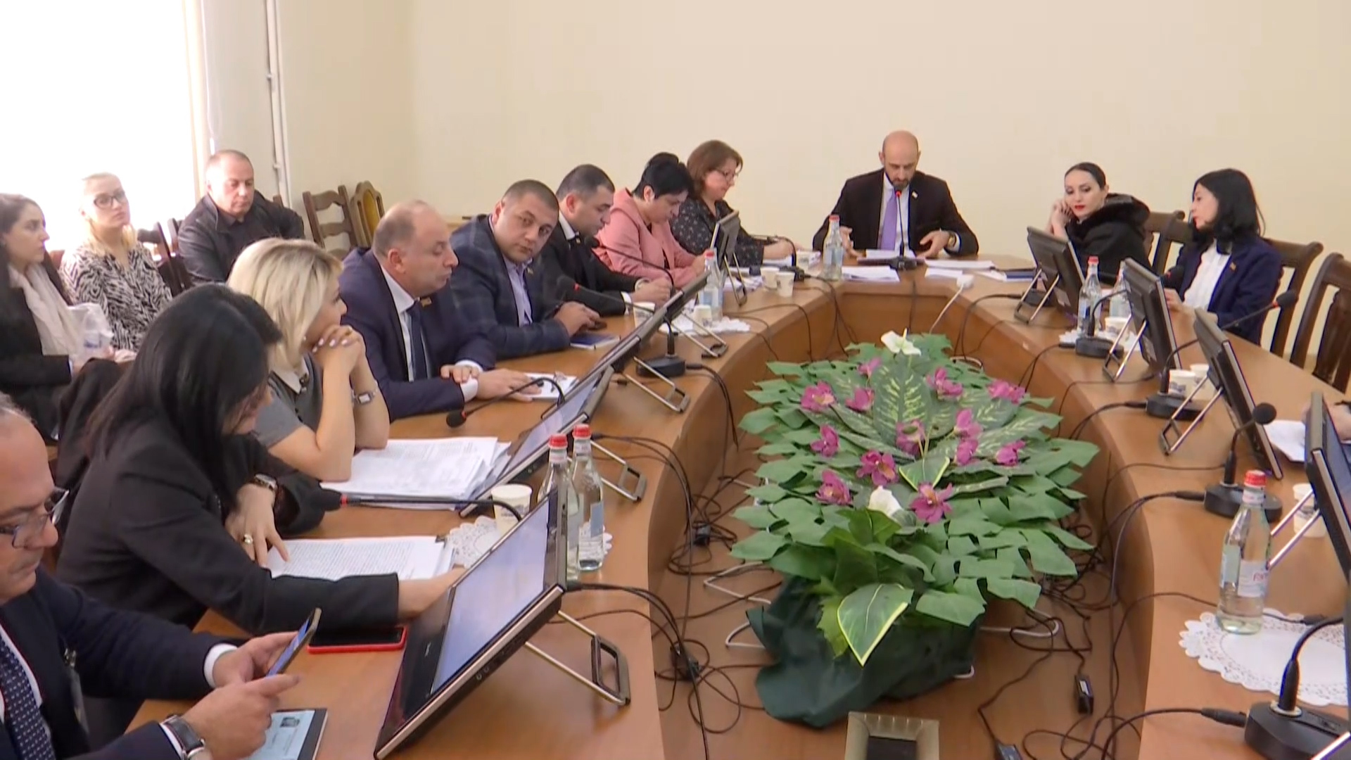 Խորհրդարանում քննարկվում է Հակածխախոտային օրենքը