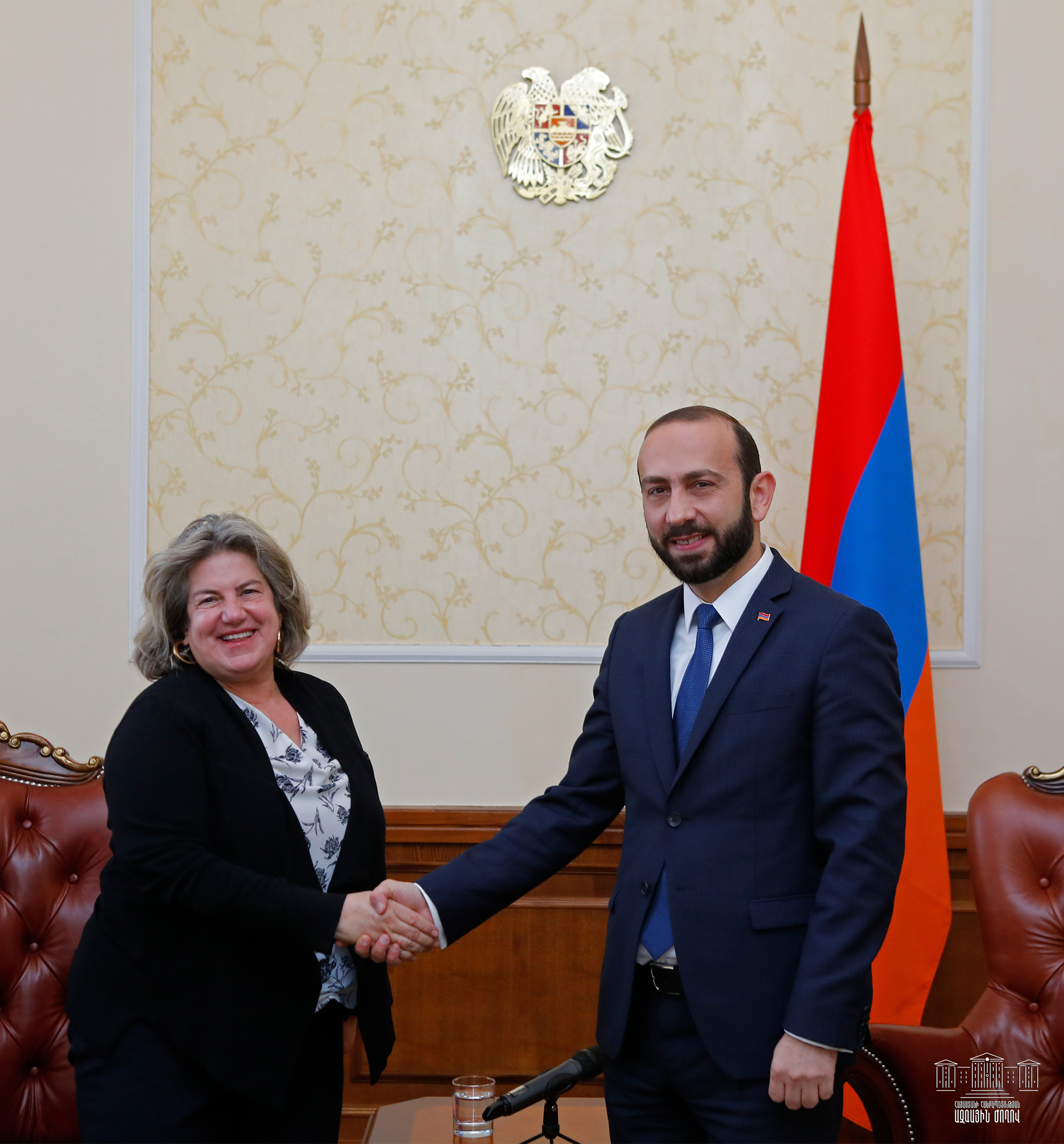 Արարատ Միրզոյանը հրաժեշտի հանդիպում է ունեցել Հայաստանում Հունաստանի դեսպանի հետ