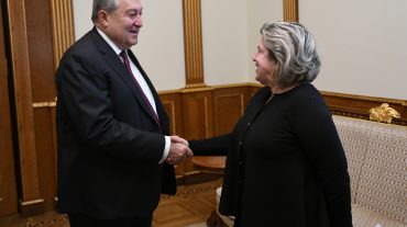 Արմեն Սարգսյանը հրաժեշտի հանդիպում է ունեցել Հայաստանում Հունաստանի դեսպանի հետ
