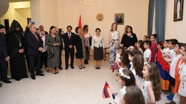 Նունե Սարգսյանը Կատարում հանդիպել է «Մեսրոպյան» վարժարանի սաներին