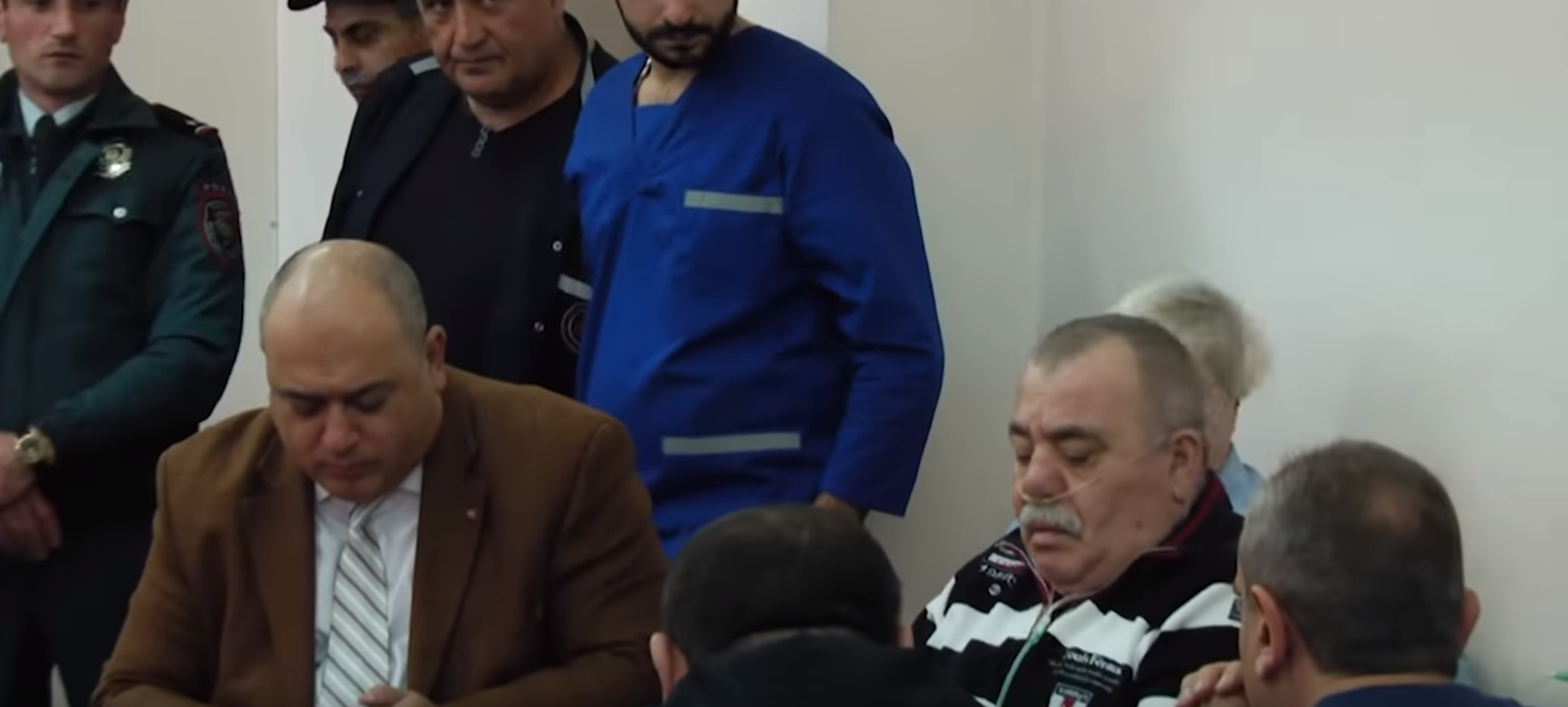 «Առողջությո´ւն զորավարին». Մանվել Գրիգորյանը դատարանի դահլիճում է