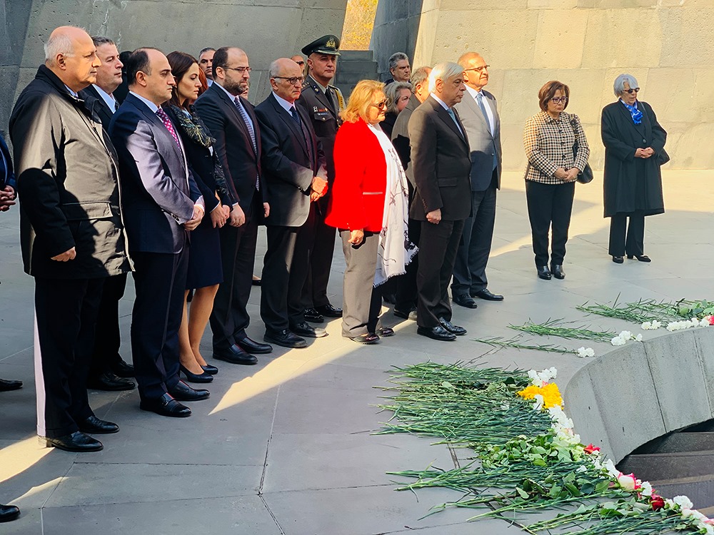 Հունաստանի նախագահը այցելել է Ցեղասպանության հուշահամալիր և թանգարան