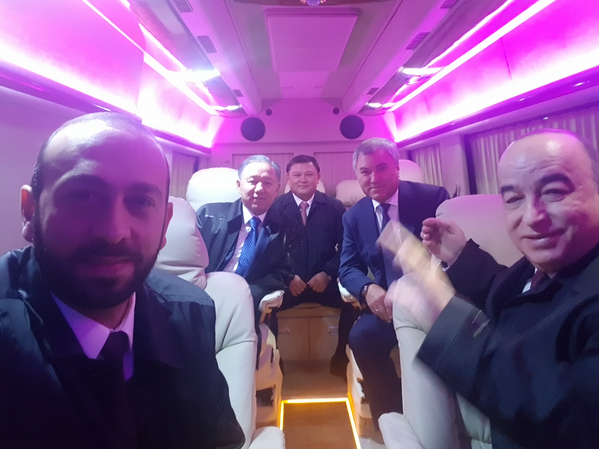 Արարատ Միրզոյանը սելֆի է հրապարակել ՀԱՊԿ գործընկերների հետ