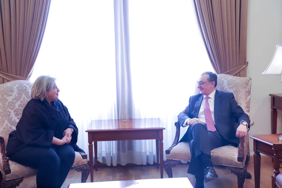 Զոհրաբ Մնացականյանն ընդունել է Հայաստանում Հունաստանի դեսպանին