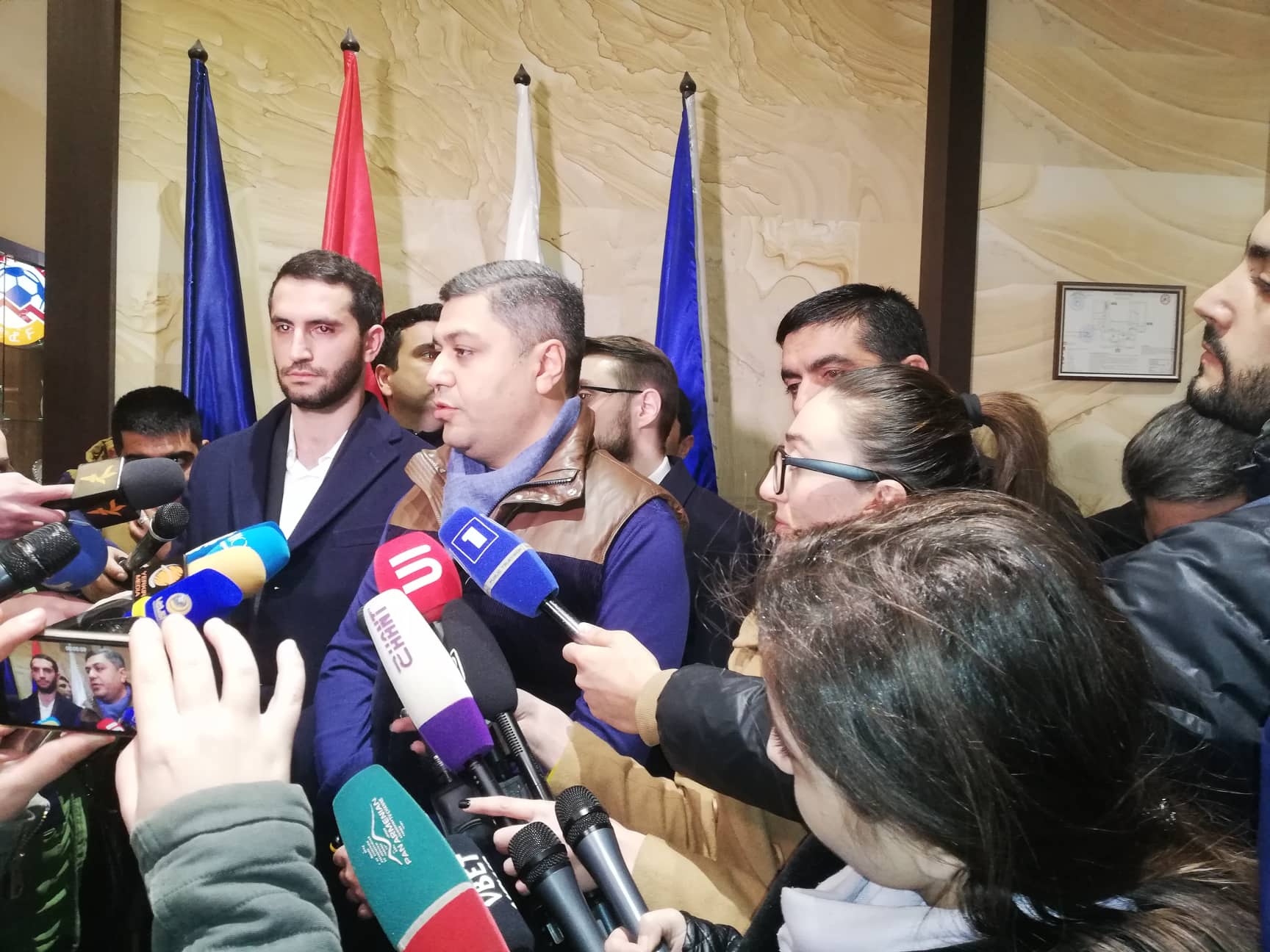 Արթուր Վանեցյանը հրաժարական տվեց