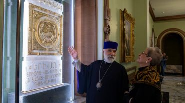 ԵՄ դեսպան Անդրեա Վիկտորինը շրջել է Մայր աթոռ սուրբ Էջմիածնում