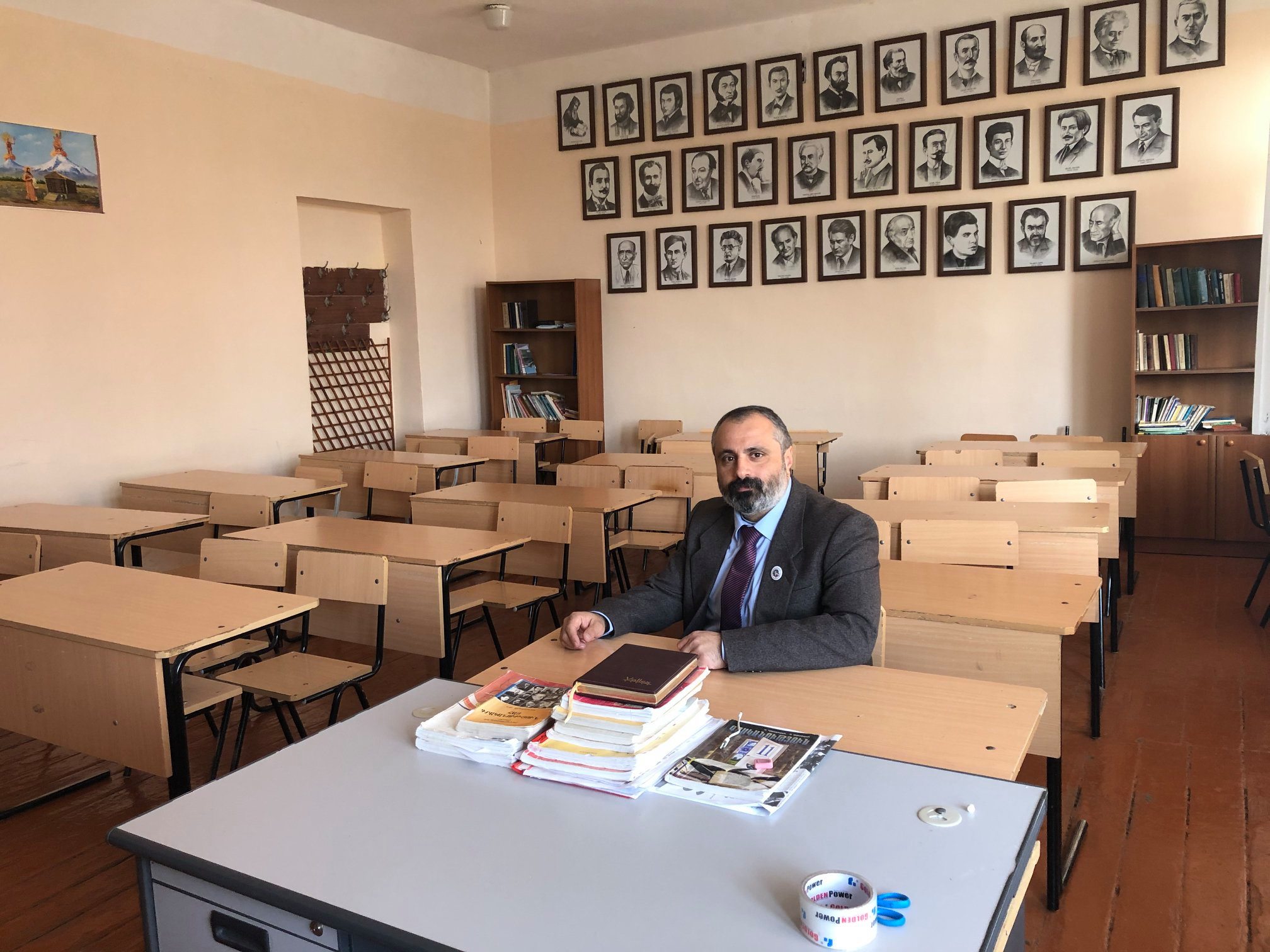 Ամեն անգամ գալով մեր դպրոց` ես հատուկ ջերմություն եմ զգում. Դավիթ Բաբայան