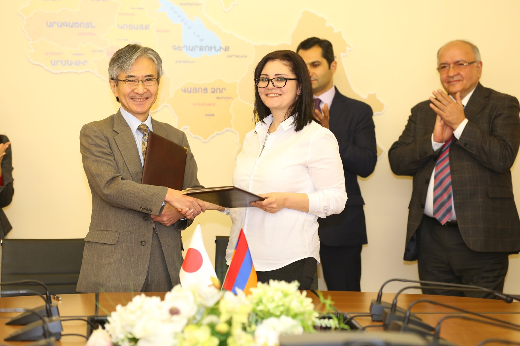 Ստորագրվել են Մեղրի և Ջուջևան համայնքների զարգացմանն ուղղված դրամաշնորհային պայմանագրեր