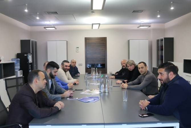 Ուկրաինայի հայ համայնքի չիրացված ներուժը. Զարեհ Սինանյանն սկսել է հանդիպումների շարքը