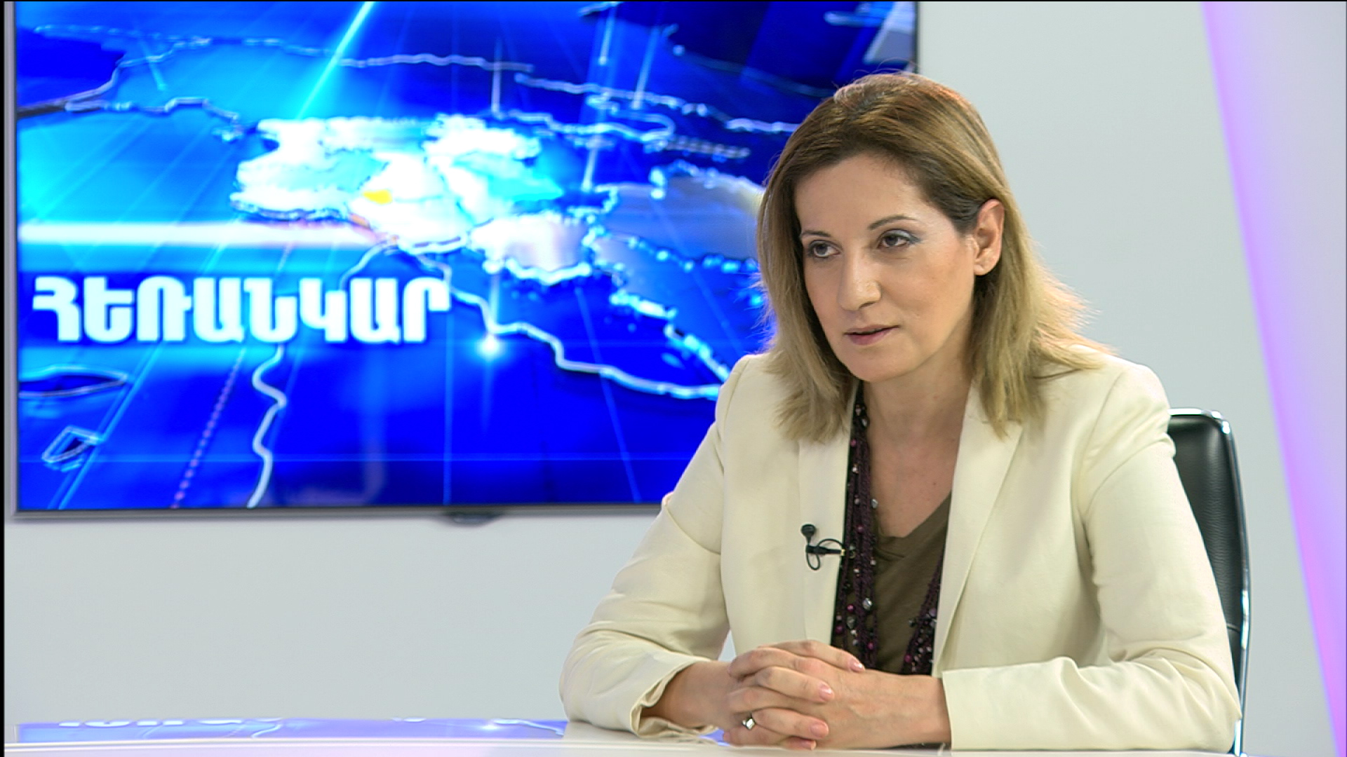 Անուշ Բեղլոյան