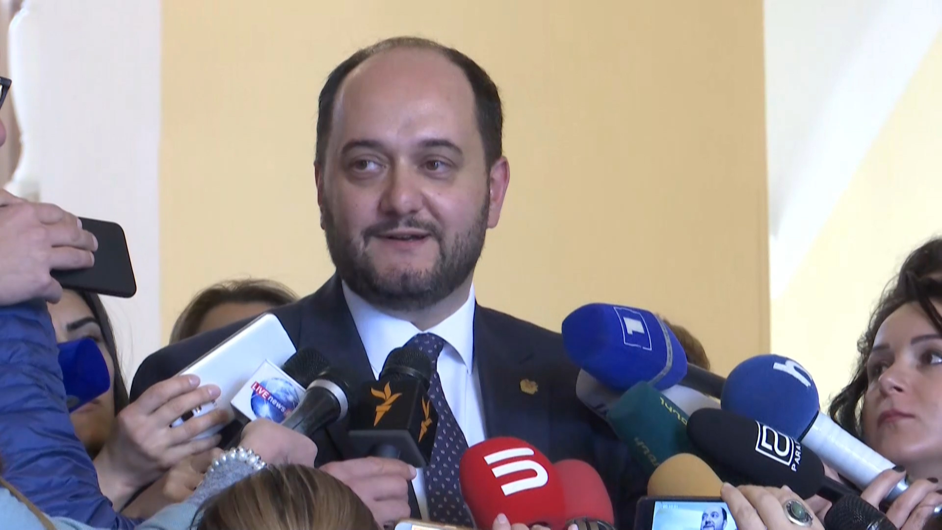 Մշակույթի ոլորտում ինքնավարությունը ավելացնում ենք, ասում են՝ չէ´, մեզ իշխե´ք. Արայիկ Հարությունյան