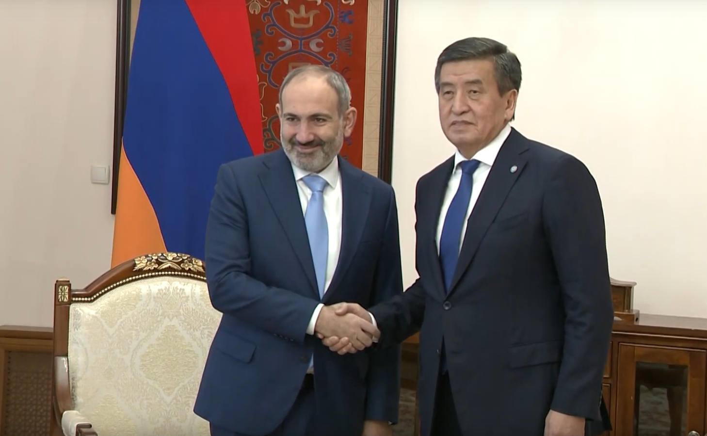 Նիկոլ Փաշինյանը հանդիպել է Ղրղզստանի նախագահ Սորոնբայ Ժեենբեկովի հետ