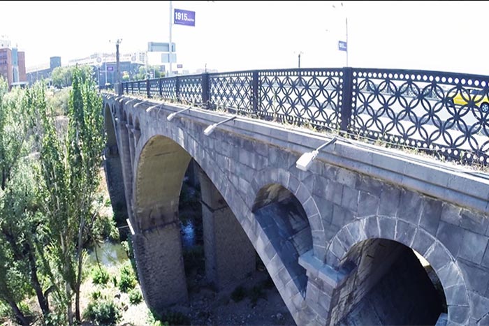 «Հաղթանակ» կամրջից նետվող տղամարդուն օգնության շտապող ոստիկանը վրաերթի է ենթարկվել