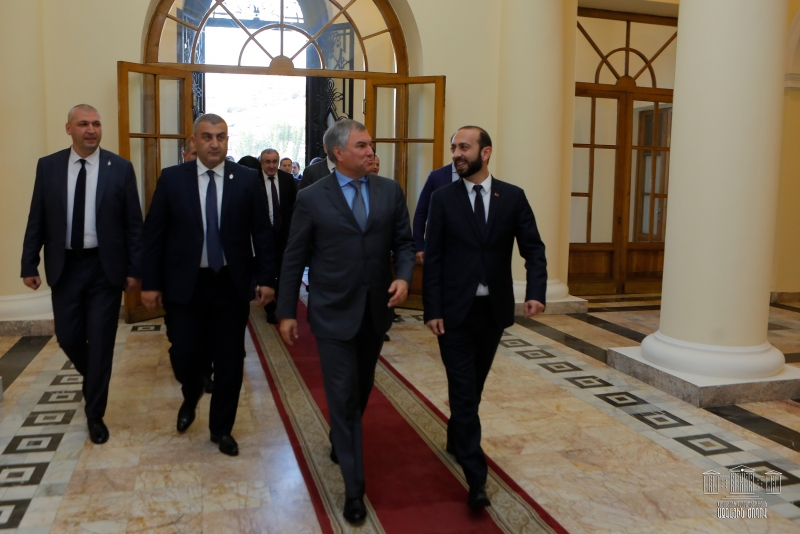 ԱԺ նախագահը հանդիպել է Պետդումայի խոսնակ Վյաչեսլավ Վոլոդինի հետ